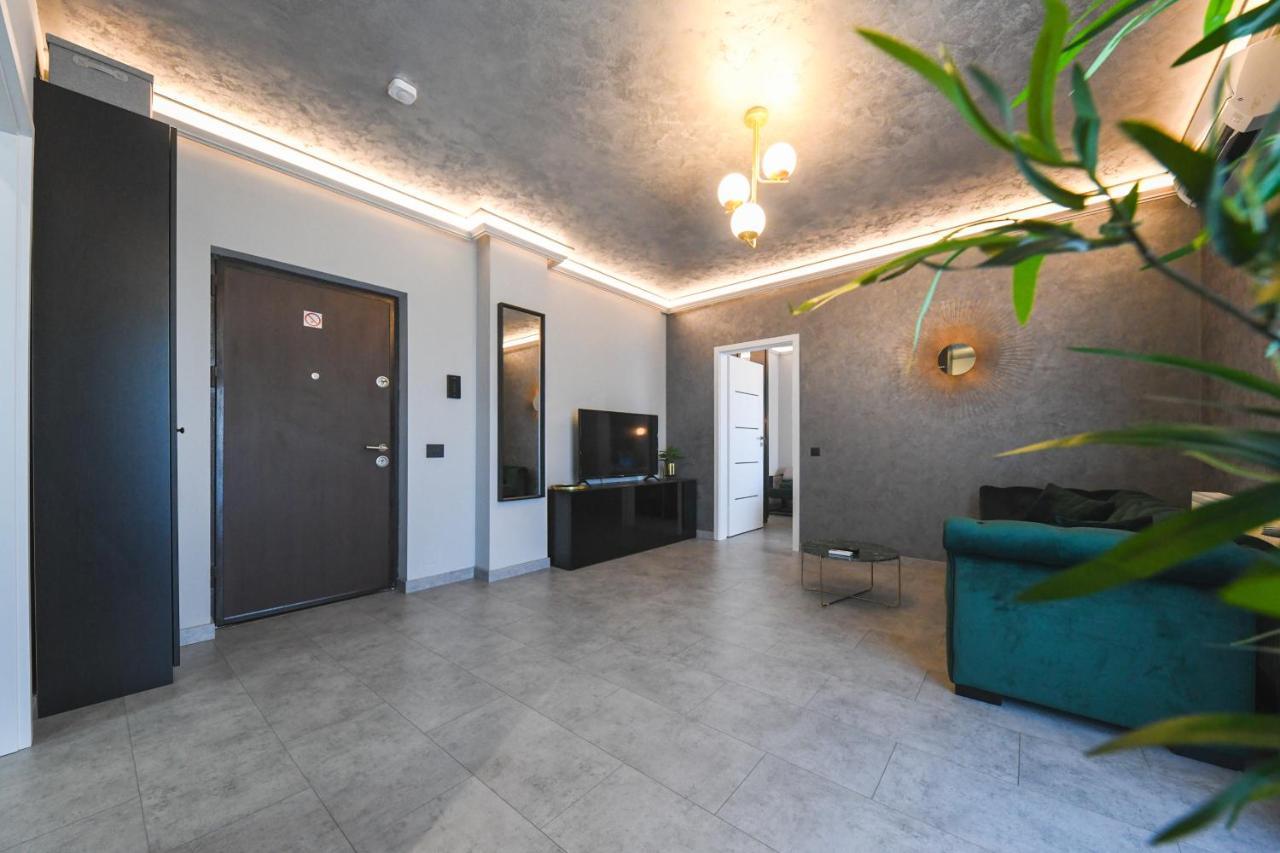 Panoramic Apartment With Terrace Cluj-Napoca Exterior photo
