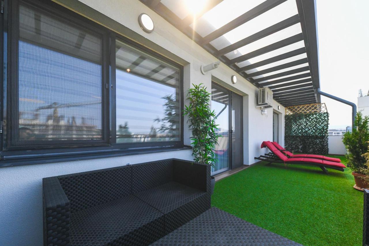Panoramic Apartment With Terrace Cluj-Napoca Exterior photo